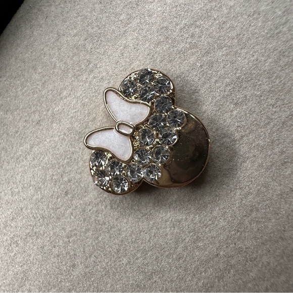 New in Box - Disney X BAUBLEBAR Minnie Mouse Gold Pave Stud Earrings - Picture 5 of 9